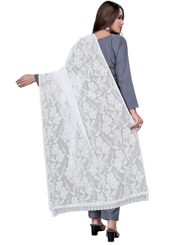 Amritsari_Net_Floral_Dupatta_With_Lace_Border_White