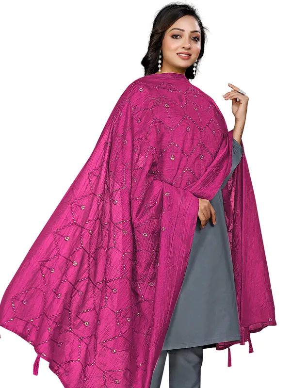 Chanderi_Zigzag_Embroidery_Dupatta_With_Sequins_Tassels_Pink