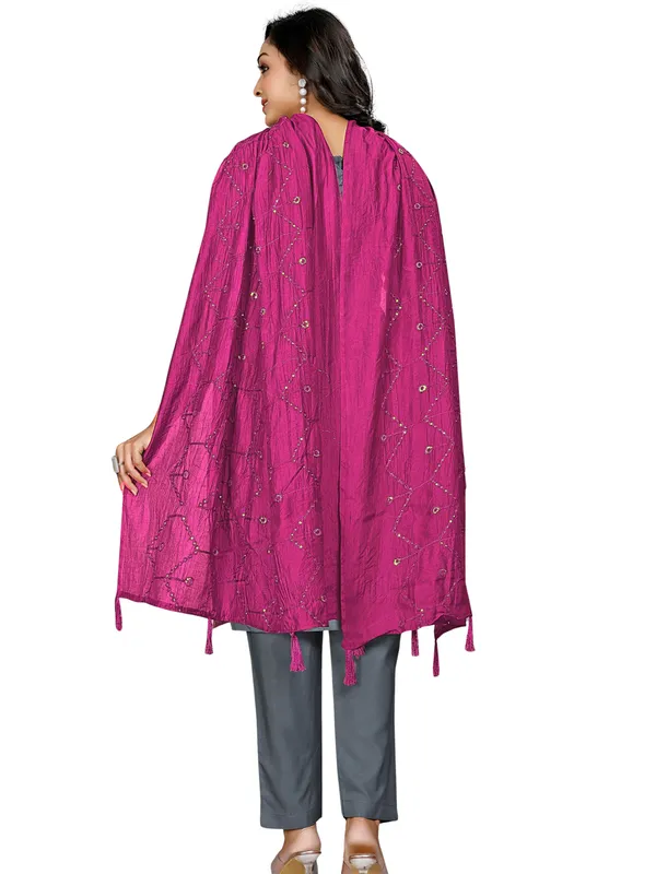 Chanderi_Zigzag_Embroidery_Dupatta_With_Sequins_Tassels_Pink