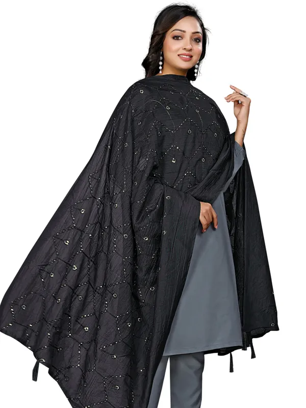 Chanderi_Zigzag_Embroidery_Dupatta_With_Sequins_Tassels_Black