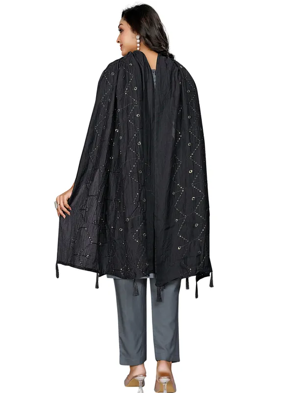 Chanderi_Zigzag_Embroidery_Dupatta_With_Sequins_Tassels_Black