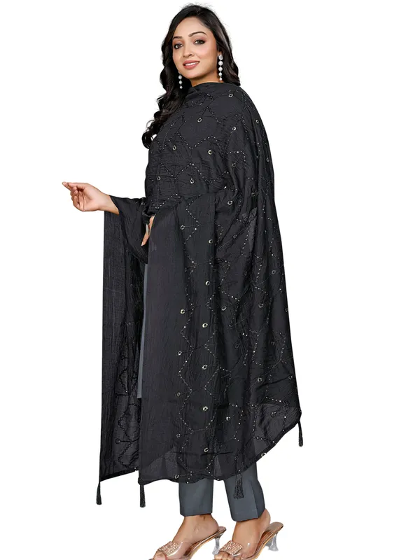 Chanderi_Zigzag_Embroidery_Dupatta_With_Sequins_Tassels_Black