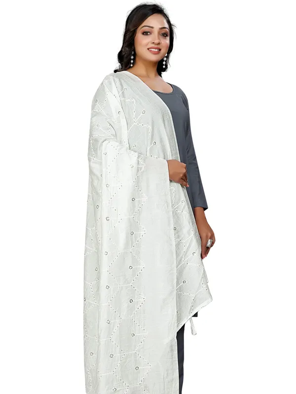 Chanderi_Zigzag_Embroidery_Dupatta_With_Sequins_Tassels_White