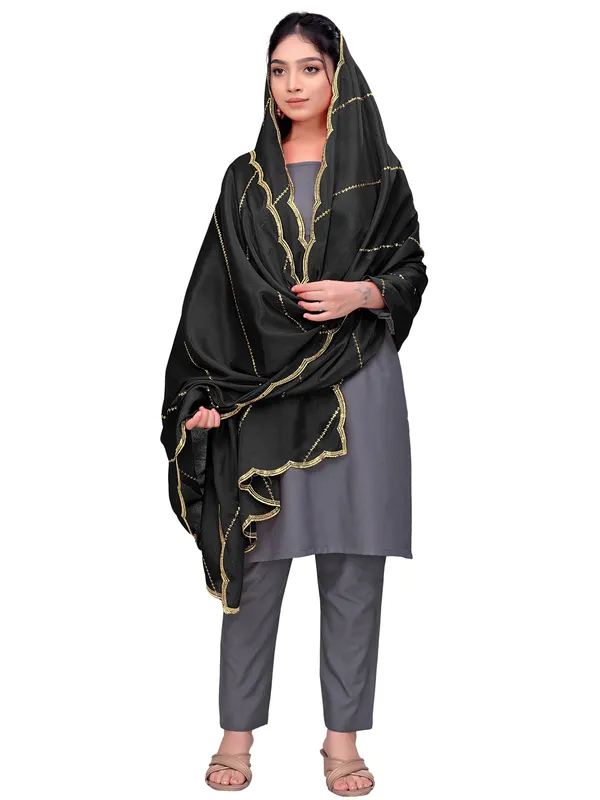 Chinon_Laheriya_Sequin_Work_Dupatta_With_Scalloped_Border_Black