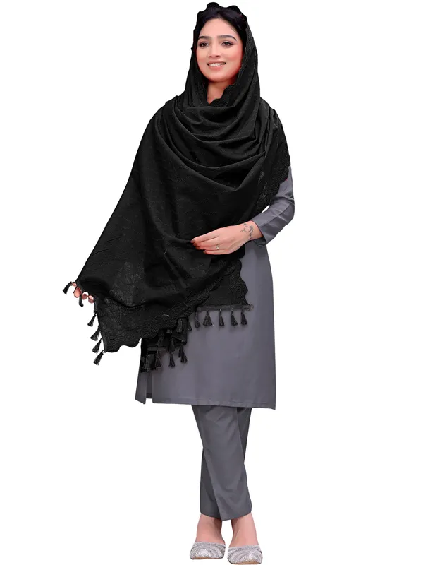 Cotton_Schiffli_Dupatta_With_Scalloped_Border_Tassels_Black