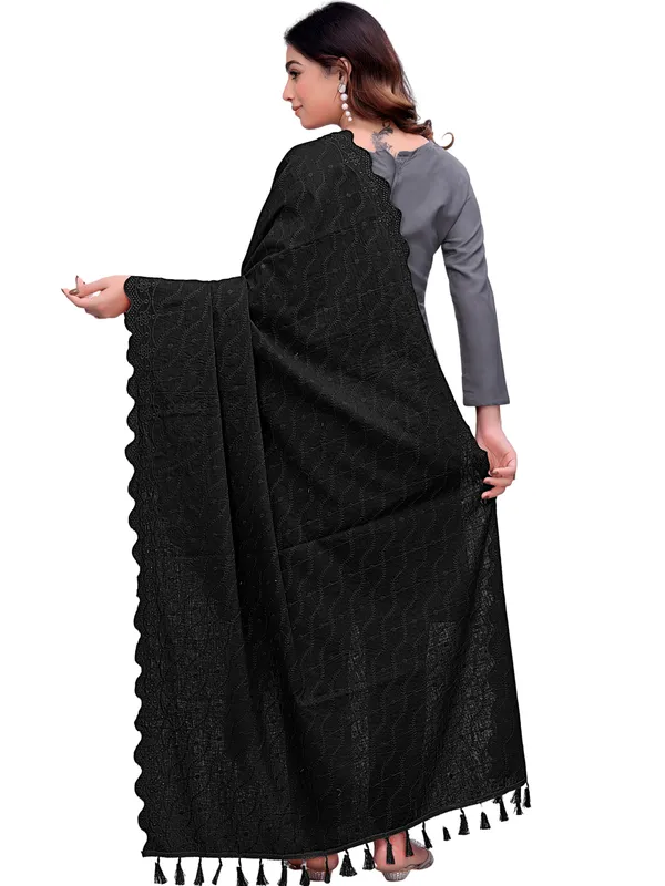 Cotton_Schiffli_Dupatta_With_Scalloped_Border_Tassels_Black