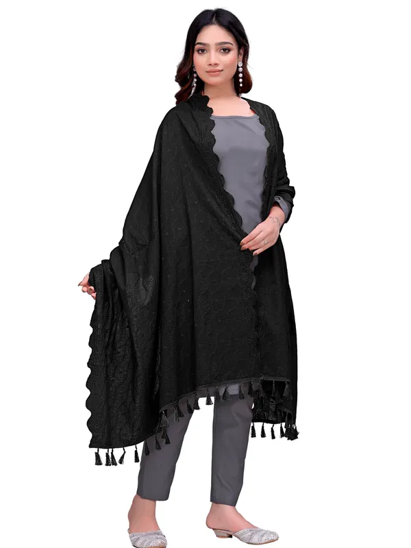 Cotton_Schiffli_Dupatta_With_Scalloped_Border_Tassels_Black