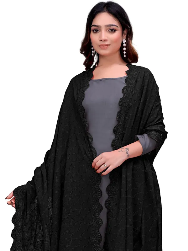 Cotton_Schiffli_Dupatta_With_Scalloped_Border_Tassels_Black