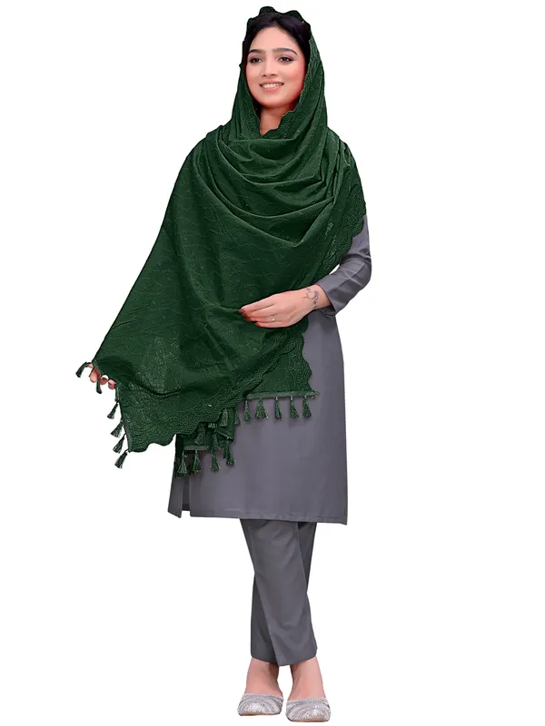 Cotton_Schiffli_Dupatta_With_Scalloped_Border_Tassels_Green