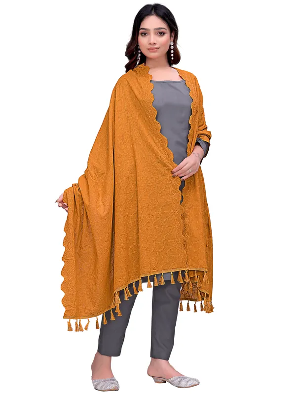 Cotton_Schiffli_Dupatta_With_Scalloped_Border_Tassels_Rust