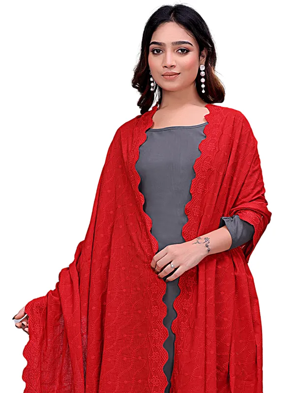 Cotton_Schiffli_Dupatta_With_Scalloped_Border_Tassels_Red