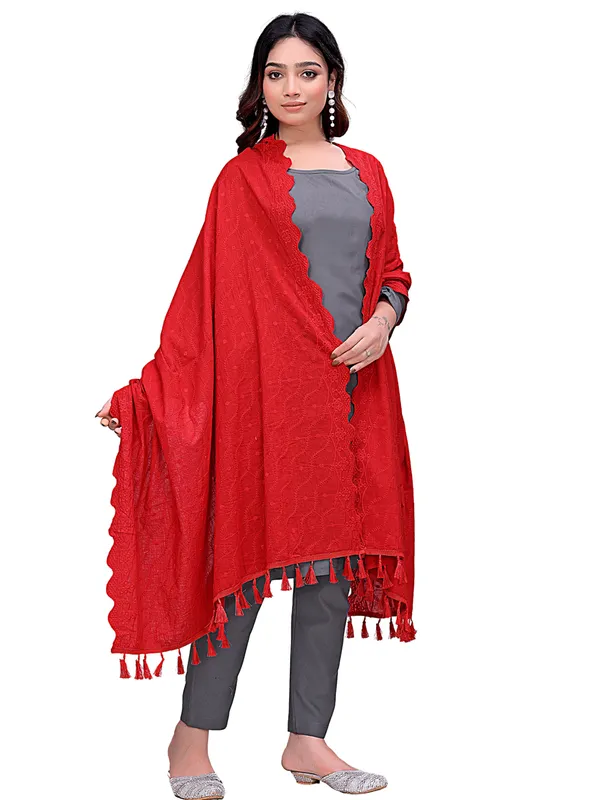 Cotton_Schiffli_Dupatta_With_Scalloped_Border_Tassels_Red