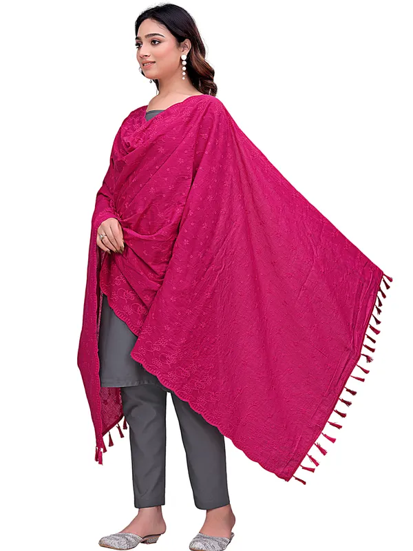 Cotton_Floral_Schiffli_Embroidered_Dupatta_With_Tassels_Pink