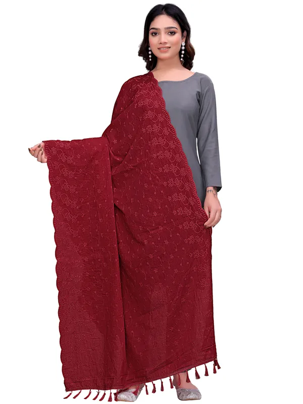 Cotton_Floral_Schiffli_Embroidered_Dupatta_With_Tassels_Maroon