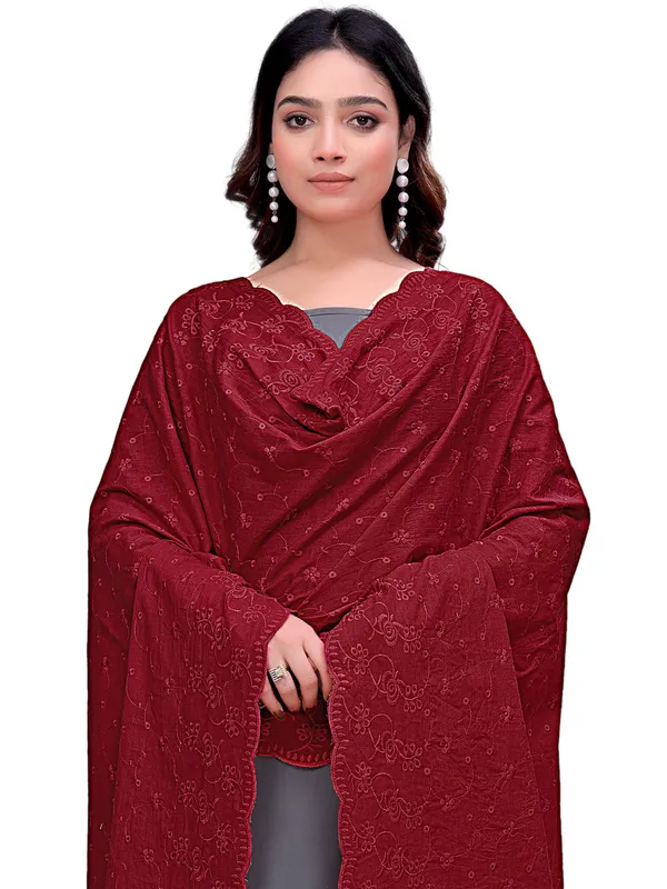 Cotton_Floral_Schiffli_Embroidered_Dupatta_With_Tassels_Maroon