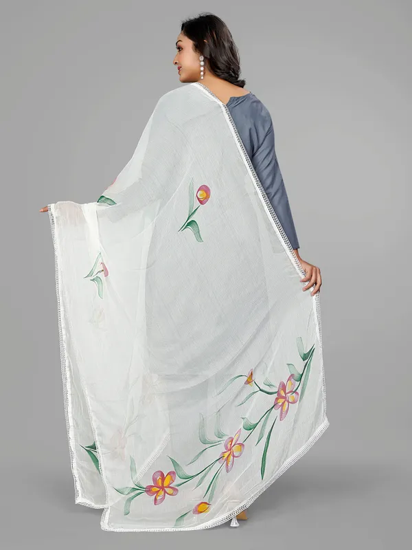 Nazmin_Hand_Painted_Floral_Dupatta_With_Lace_Border_White
