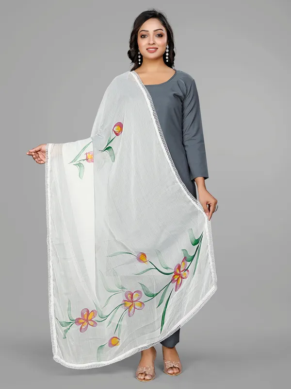 Nazmin_Hand_Painted_Floral_Dupatta_With_Lace_Border_White