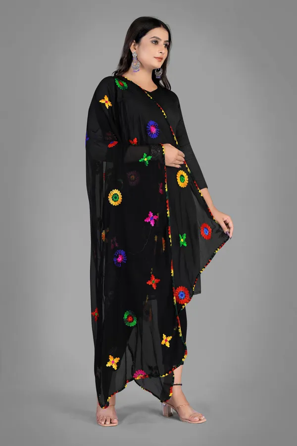 Nazmin_Multicolour_Floral_Embroidered_Dupatta_With_Lace_Black