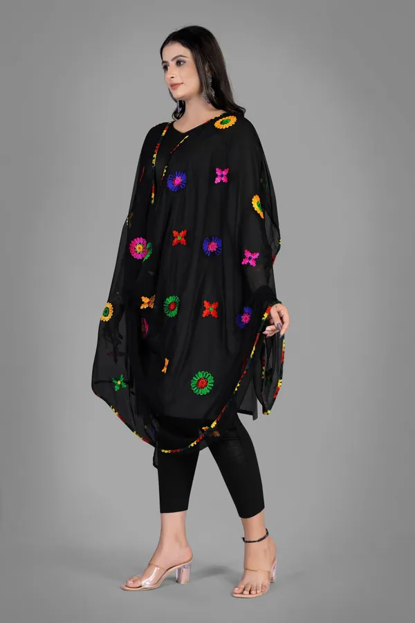 Nazmin_Multicolour_Floral_Embroidered_Dupatta_With_Lace_Black