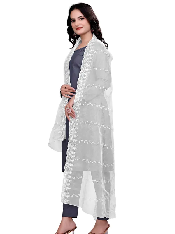 Organza_Embroidered_Dupatta_With_Sequins_Scalloped_Border_White