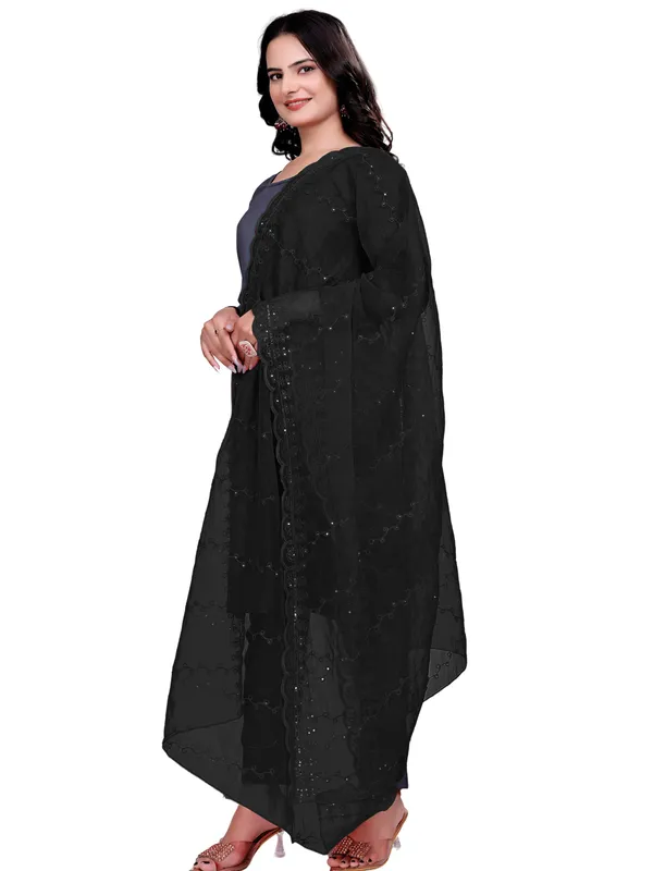 Organza_Embroidered_Dupatta_With_Sequins_Scalloped_Border_Black
