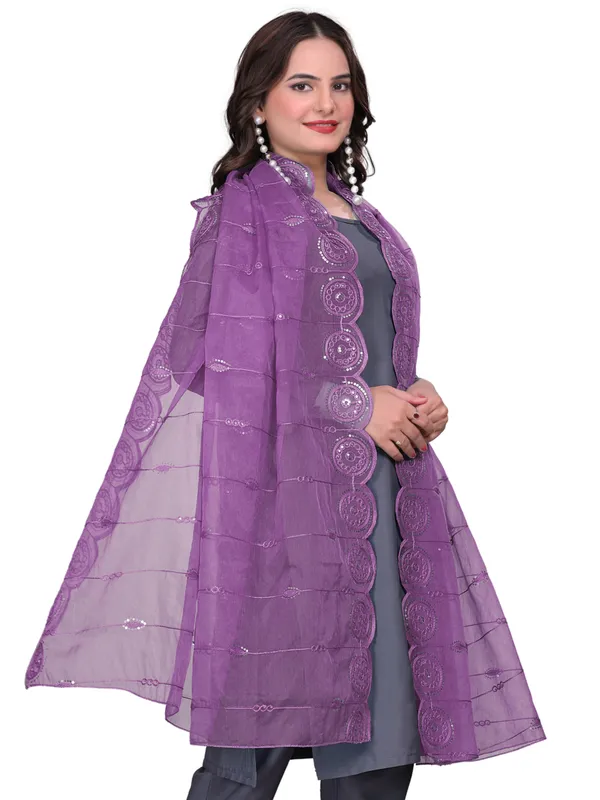 Organza_Striped_Embroidery_Dupatta_With_Medallion_Border_Lavender