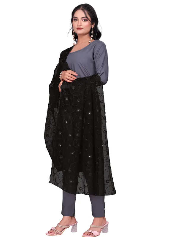 Organza_Floral_Jaal_Embroidered_Dupatta_With_Sequins_Black