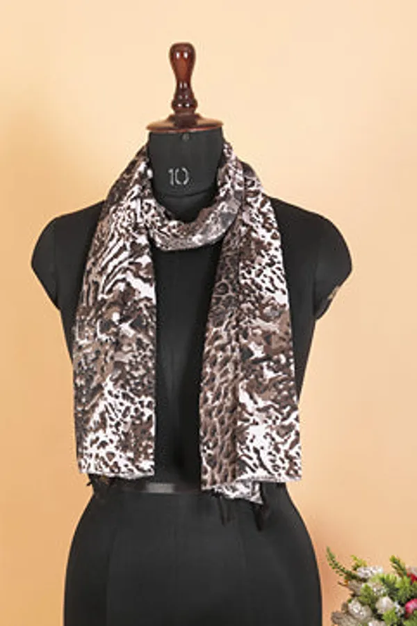 Crepe_Crush_Digital_Print_Stole_With_Tassels_Brown1
