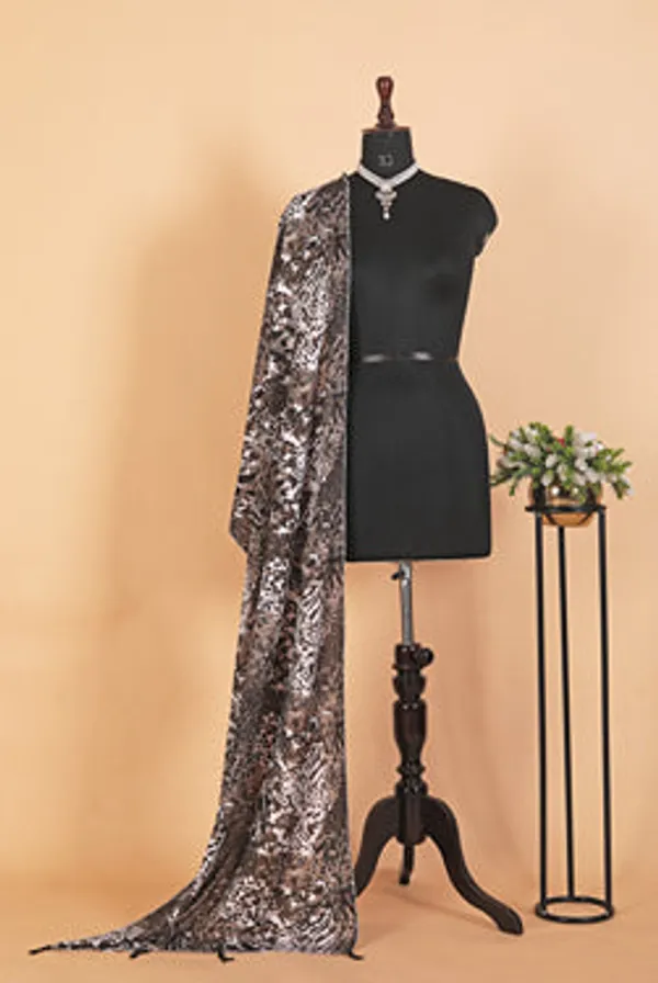 Crepe_Crush_Digital_Print_Stole_With_Tassels_Brown1