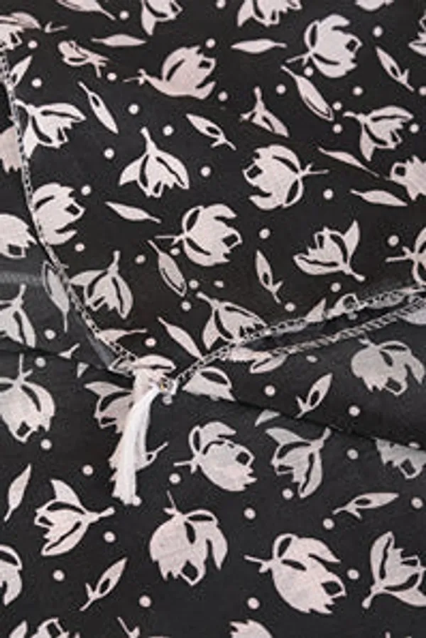 Crepe_Crush_Digital_Print_Stole_With_Tassels_Black1