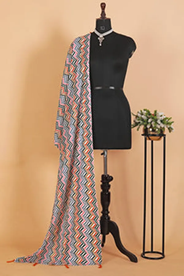 Crepe_Crush_Digital_Print_Stole_With_Tassels_Multi_Color1