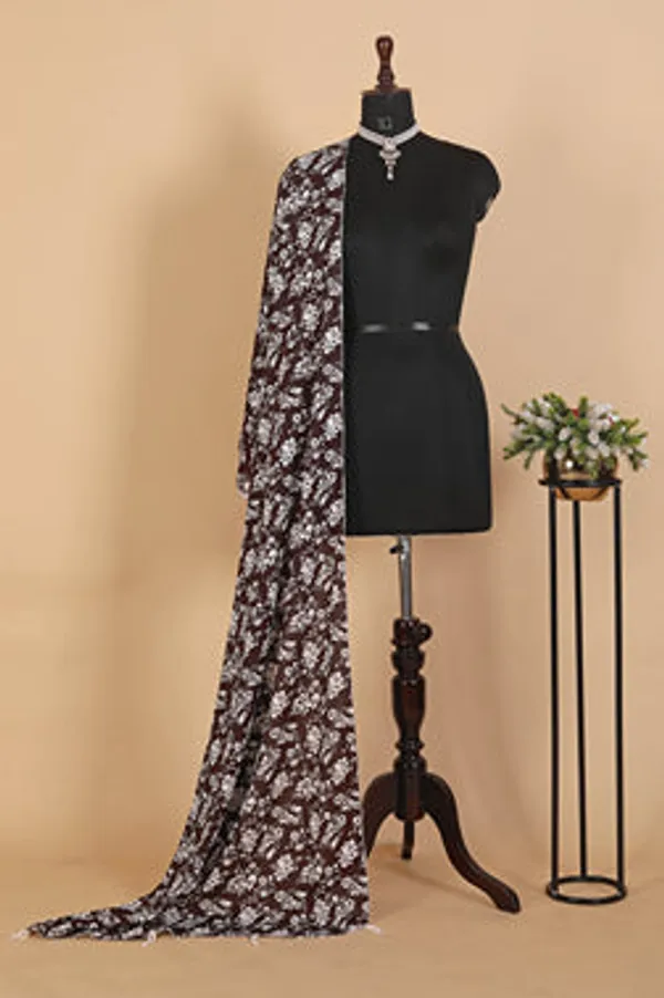 Crepe_Crush_Digital_Print_Stole_With_Tassels_Brown2