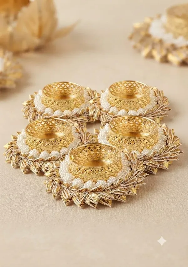 Tealight_Candle_Holder_With_Floral_Ring