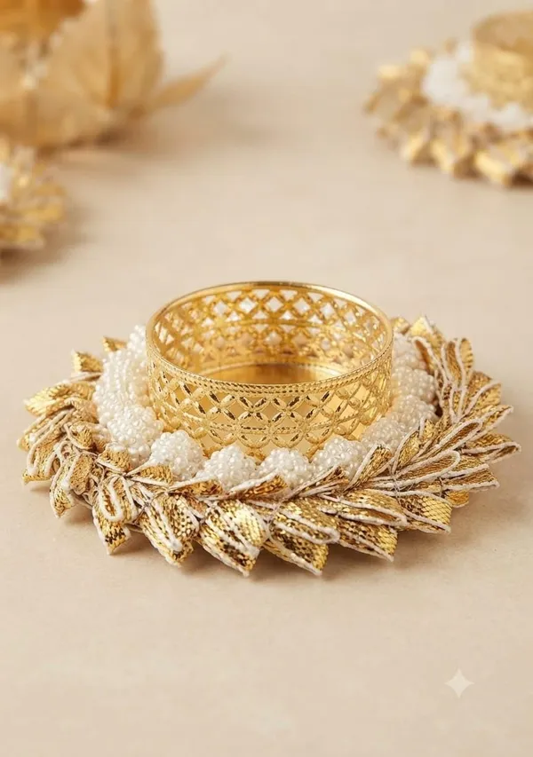 Tealight_Candle_Holder_With_Floral_Ring