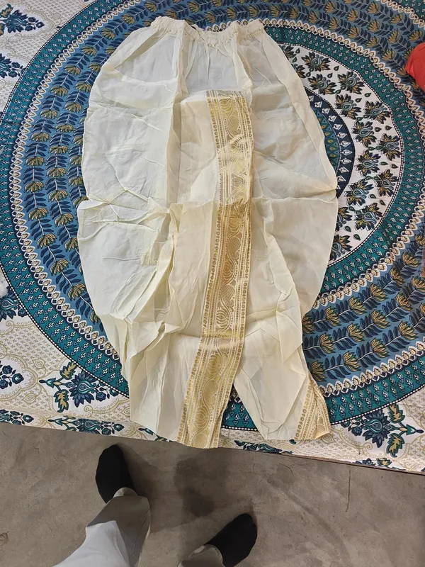 White_Traditional_Dhoti_With_Gold_Border_for_Men