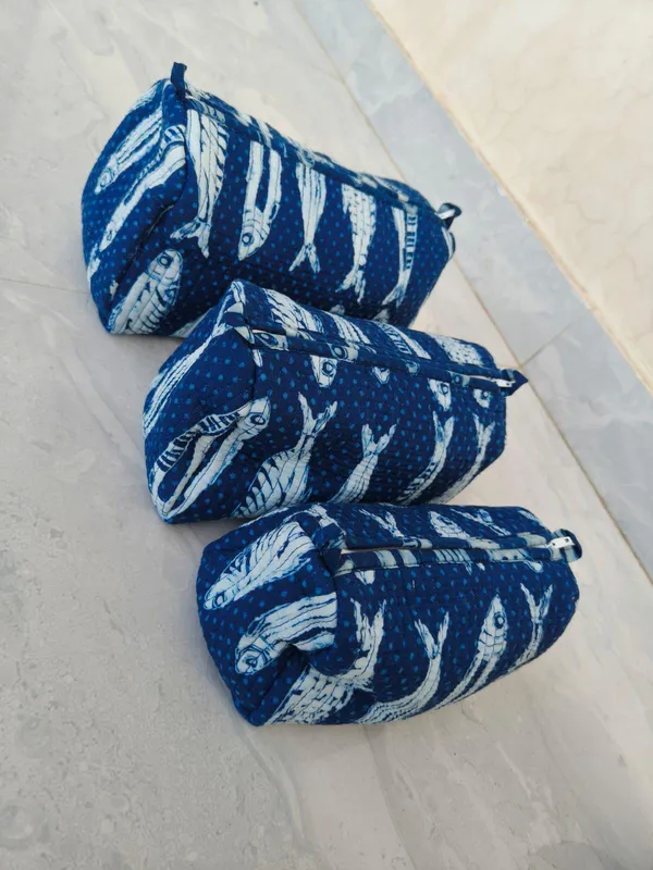 Quilted_Cotton_Toiletry_Bag_:_Zippered_Makeup_Organizer_(3_Sizes_Set_)