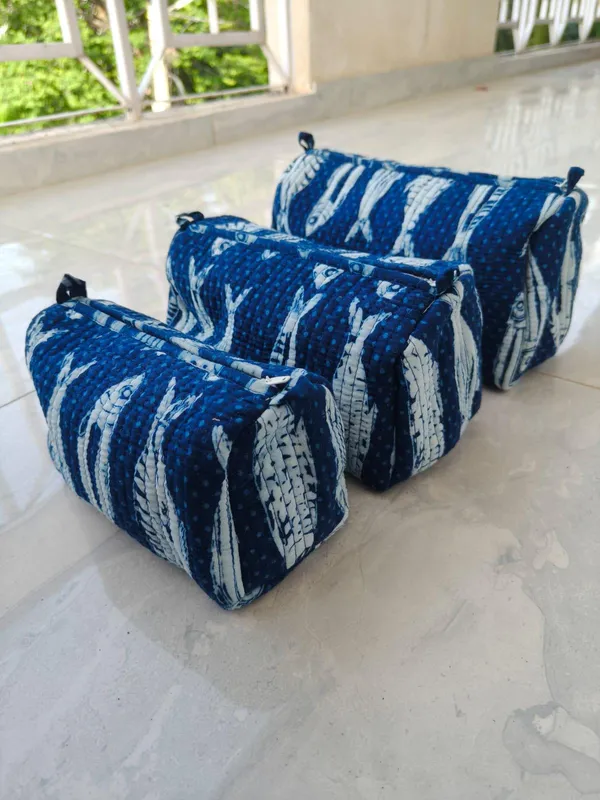 Quilted_Cotton_Toiletry_Bag_Zippered_Makeup_Organizer_Set_Of_3
