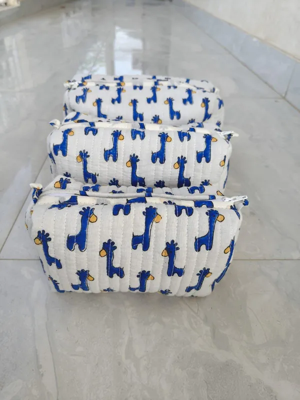 Quilted_Cotton_Cosmetic_Organizer_Set:_Giraffe_Print_Travel_Toiletry_Bags_(3_Sizes)