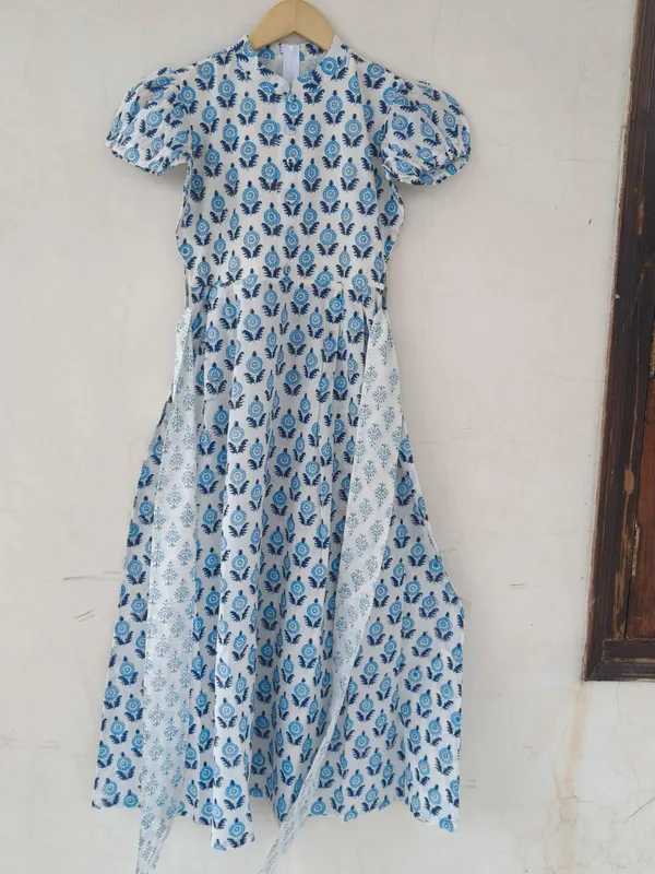 Bohemian_Floral_Cotton_Maxi_Dress:_Fit_and_Flare,_Short_Sleeve,_Lightweight_Summer_Outfit