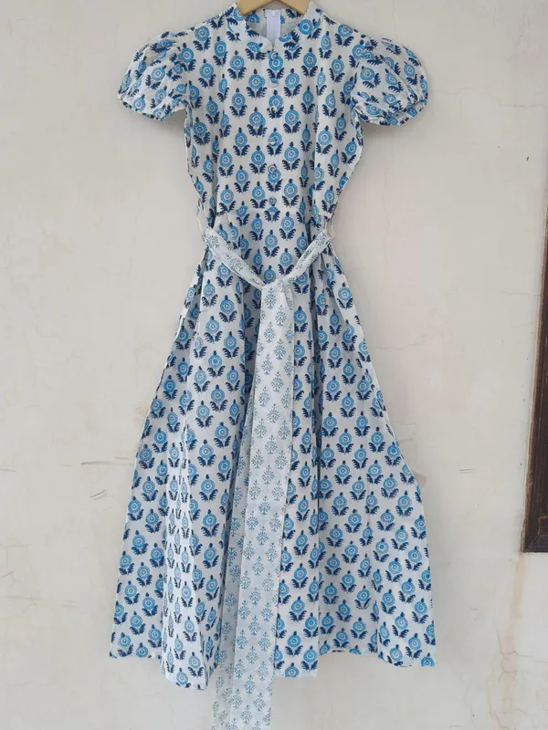 Bohemian_Floral_Cotton_Maxi_Dress:_Fit_and_Flare,_Short_Sleeve,_Lightweight_Summer_Outfit