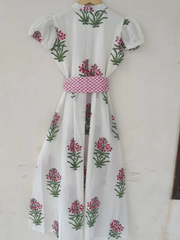 Bohemian_Floral_Cotton_Maxi_Dress_Tie_Waist_Fit_And_Flare_Short_Sleeve