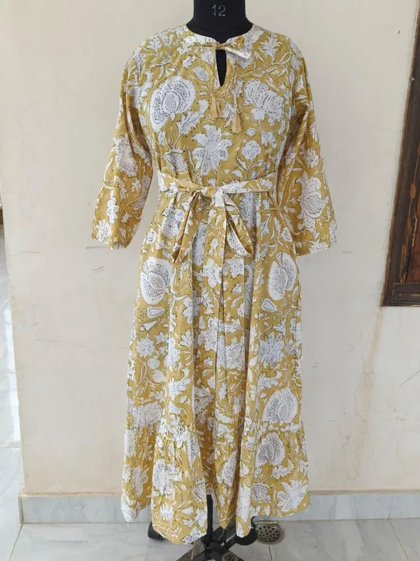 Boho_Floral_Cotton_Maxi_Dress_Floral_Print_3/4_Sleeves_Fit_&_Flare