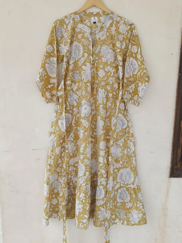 Boho_Floral_Cotton_Maxi_Dress_Floral_Print_3/4_Sleeves_Fit_&_Flare