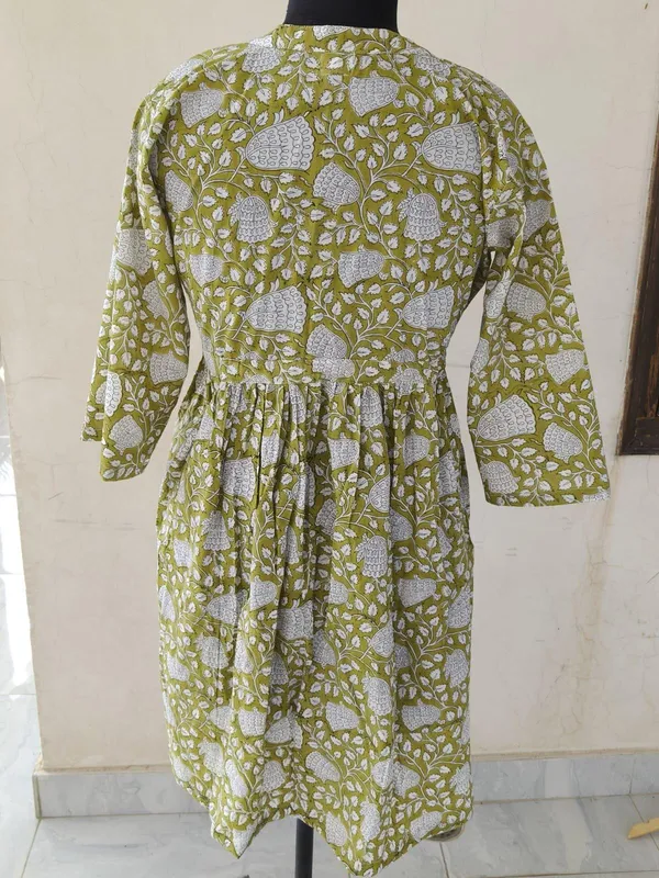 Elegant_And_Stylish_Cotton_Maxi_Dress_Boho_Floral_Fit_&_Flare_(3/4_Sleeve)