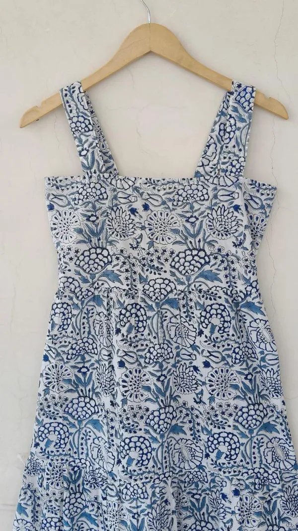 Bohemian_Floral_Cotton_Maxi_Dress_Fit_And_Flare_Lightweight_Summer_Outfit