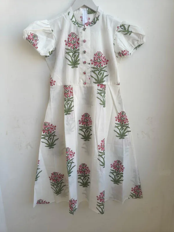 Bohemian_Floral_Printed_Maxi_Dress_With_Fancy_Sleeve_Fit_And_Flare_Comfortable_Daily_Wear