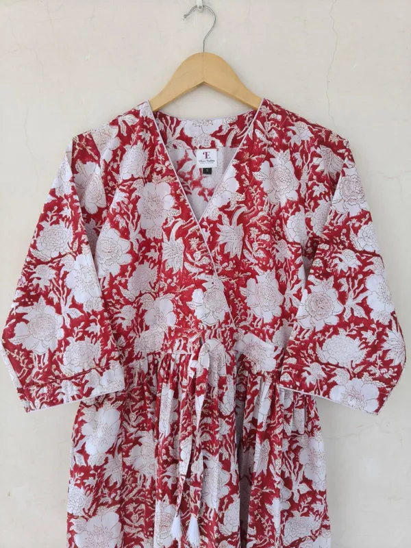 Boho_Floral_Cotton_Maxi_Dress_V-Neck_Fit_And_Flare_Beach_Wear