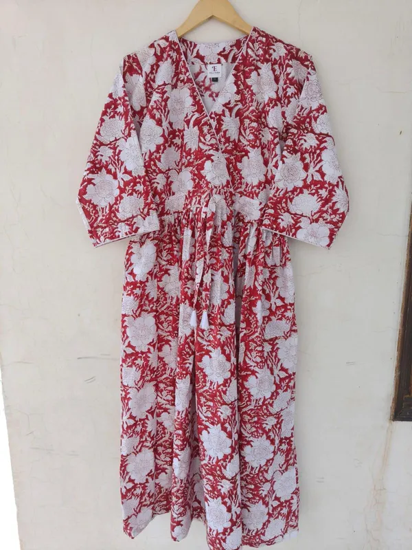 Boho_Floral_Cotton_Maxi_Dress_V-Neck_Fit_And_Flare_Beach_Wear