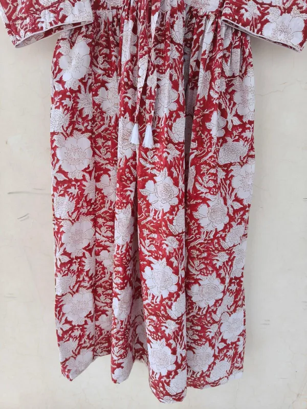 Boho_Floral_Cotton_Maxi_Dress_V-Neck_Fit_And_Flare_Beach_Wear