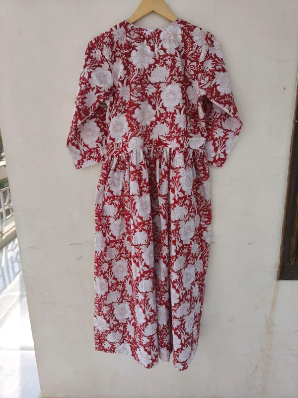 Boho_Floral_Cotton_Maxi_Dress_V-Neck_Fit_And_Flare_Beach_Wear